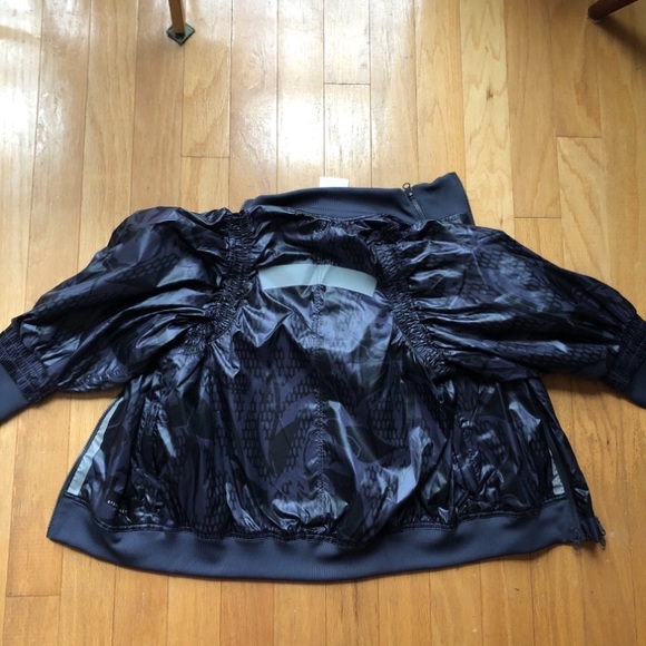 Stella McCartney adidas run jacket NWT - Picture 8 of 13